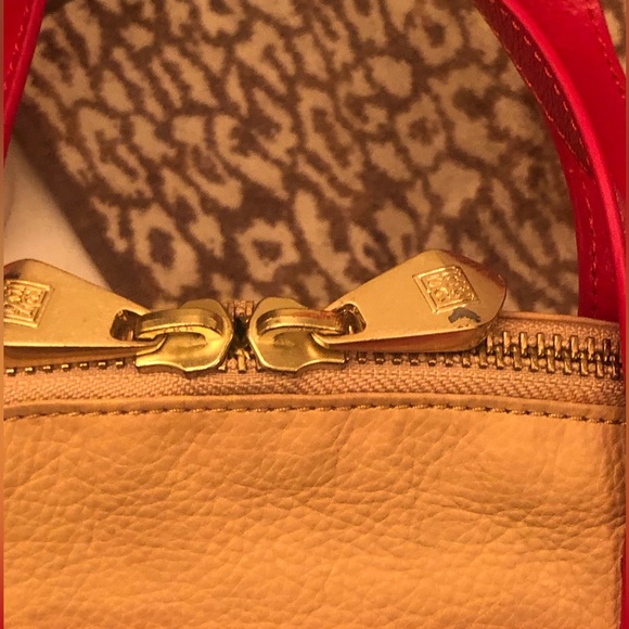 Pour La Victoire Leather Handbag - Picture 5 of 9